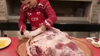 Знаменитый повар кормит Хабиба 🥓🥡🥗🥓