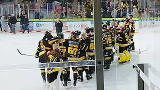 KEV Krefeld Pinguine vs. Ravensburg Towerstars (DEL2) - 03.03.24 - Ömmes die Möpse und Ehrenrunde