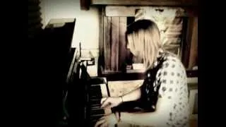 "Temptress" piano