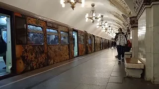 Тематический поезд "Акварель" в Московском метро