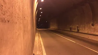 Yamaha Xj6 + Sc Project tunnel flyby