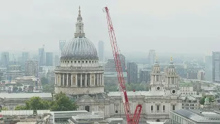 Saint Paul's Cathedral bells ring in tribute to Queen Elizabeth II | AFP