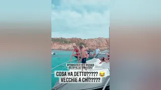 Michelle Hunziker e Ilary Blasi vacanza in barca insieme tra tuffi e risate