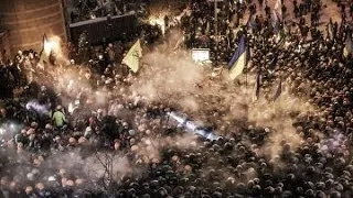 УЖАСНЫЕ КАДРЫ - Лінія фронту на Грушевського, Евромайдан 2014