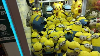 Claw Machine 223-Minion Plush Win 2!!!