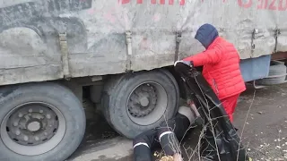 Водитель убивший двух рабочих объяснил трагедию Трос намотался на зеркало»