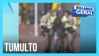 Confronto entre foliões e polícia marca o Carnaval de rua