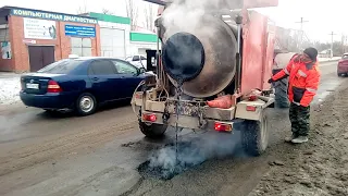 Ямочный ремонт дорог с помощью рециклера  Заливка ямы