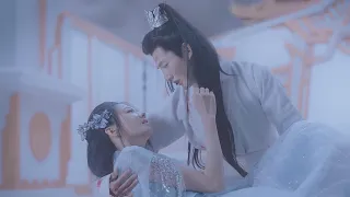 So sad! In order to protect the lord, Qingqing died in his arms.