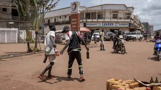 Central African Republic: Roadside 'petrol kings' in Bangui as fuel crisis drags on