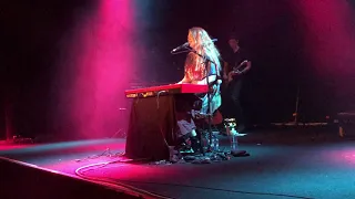 Freya Ridings - "Waking Up" (Live at the Metro Theatre, Sydney 2020)