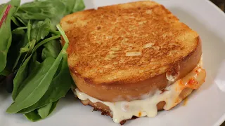 Grilled Cheese with Kimchi (김치 그릴치즈)