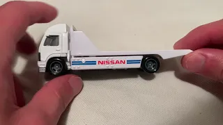 Hot Wheels Aero Lift (2021 Nissan Premium Diorama Set)