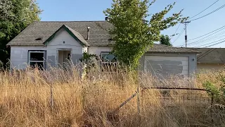 Old abandoned house In Shelton .🏚