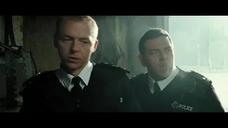 смешной отрывок из фильма: "Типа крутые легавые"(Hot Fuzz, 2007)[TFM] 16