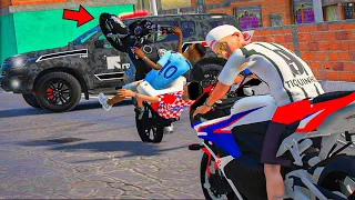 FLAGREI MEUS AMIGOS FUGINDO DA POLÍCIA DE MOTO | GTA 5: VIDA REAL #228