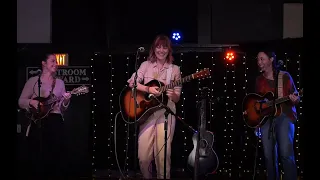 Molly Tuttle, Sierra Hull, Sarah Jarosz -Salt Creek