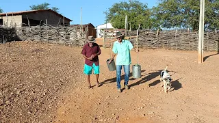 OS MELHORES MOMENTOS NO SERTÃO MAMOEIRO COM SEU RUFINO E SEU PEDRO JACÓ, BATENDO PAPO.