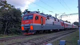 ЭП1П-030 с пассажирским поездом Кисловодск-Адлер