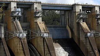 FLOOD WARNING: At capacity Warragamba Dam expected to overflow