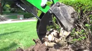 Hydraulic Thumb in Action!  260B Backhoe for John Deere 1025R