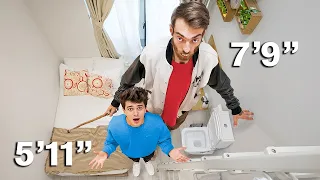 World’s Tallest Man VS Japan's Tiniest Apartment!