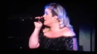 Kelly Clarkson - "Piece By Piece" Live (Pregnancy Announcement) Los Angeles, CA