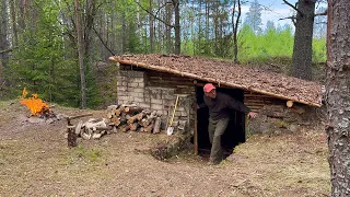 Building a secret underground shelter from an old abandoned bunker.  Bushcraft in the wild.