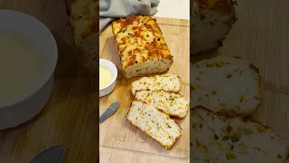 Beer Bread with Cheddar and Green Onions - The Easy Cheesy Edition #bread #beer #cooking #shorts