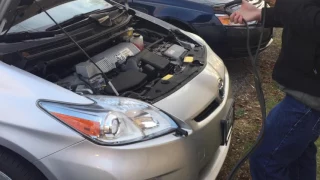 Jump Start a Prius with a Prius - Dead Starter Battery