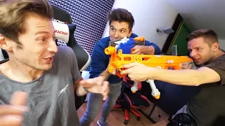 NERFGUN-Angriff in Izzis UFO Zimmer