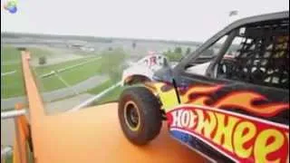 CARS CAN FLY.HOT WHEELS SPECTACULAR UNBELIEVABLE