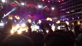 (CLIP) 2NE1 - Fire -  Live Concert In Seoul, Korea