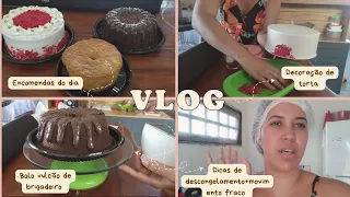 Vlog: Encomendas do dia , decorando torta red Velvet, dicas, montagem de bolo vulcão de brigadeiro 😍