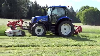 New Holland mit Lely am Mähen des 1. Schnitt 2020