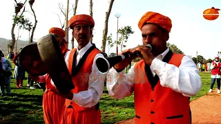 الشيخ السيمو مع الفرقة الفكلورية لبني ا زناسن cheikh simo foklor berkane  باللون البرتقالي