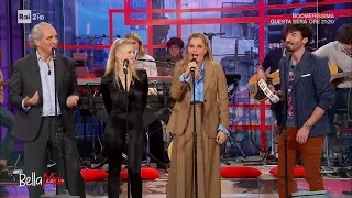 Simona Ventura e Giovanni Terzi cantano "Sarà perché ti amo" - BellaMa' 21/11/2023