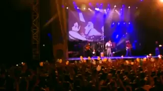 Melendi - Con Sólo Una Sonrisa (Live)