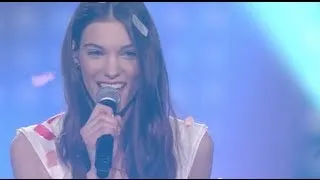 Charlotte Cardin interprète J'attends dans La Voix en 2013