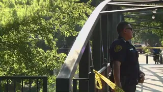 Jogger discovers body submerged in San Antonio River near downtown