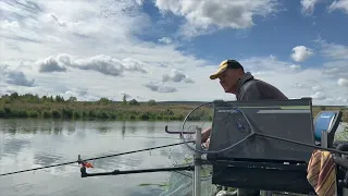 Рибалка фідером на дикій водоймі .Яворівський карєр