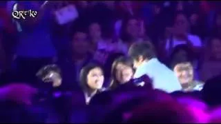 Daniel Padilla at i vice ganda mo ko concert sings "kamusta ka"
