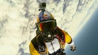 Breathtaking high altitude acrobatic skydiving - Red Bull Skycombo