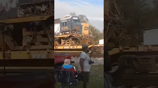 DERAILED LOCOMOTIVE in FOLKSTON, GA #shorts #railfanning #Folkston