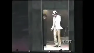 Michael Jackson — Smooth Criminal — live London 1997 amateur