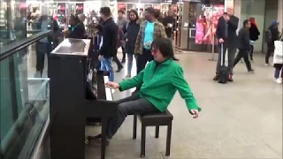 DUDE ROCKS OUT AMAZING GRACE TO AMAZED CROWD