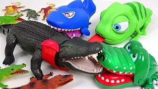 Super giant Crocodile appeared!! Crocodile! Defeat the enemy with Chameleon and Shark!! - DuDuPopTOY