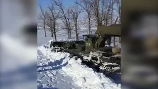 В Волгоградской области снег ломает танки