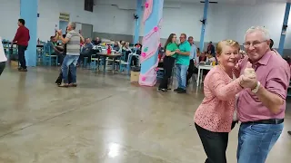 A Banda Cruzeiro tocando éssa linda Valsa aqui no Matinê na Aiuc.