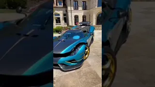 KOENIGSEGG ABRINDO,O CAPÔ E APARTE DO MOTOR.